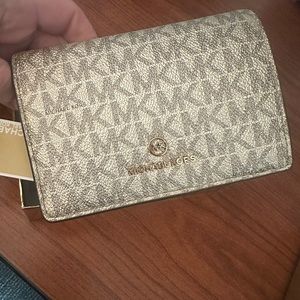 Michael Kors MD Slim Wallet- pale gold